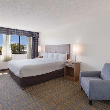 Clarion Hotel Concord-Walnut Creek Exterior photo