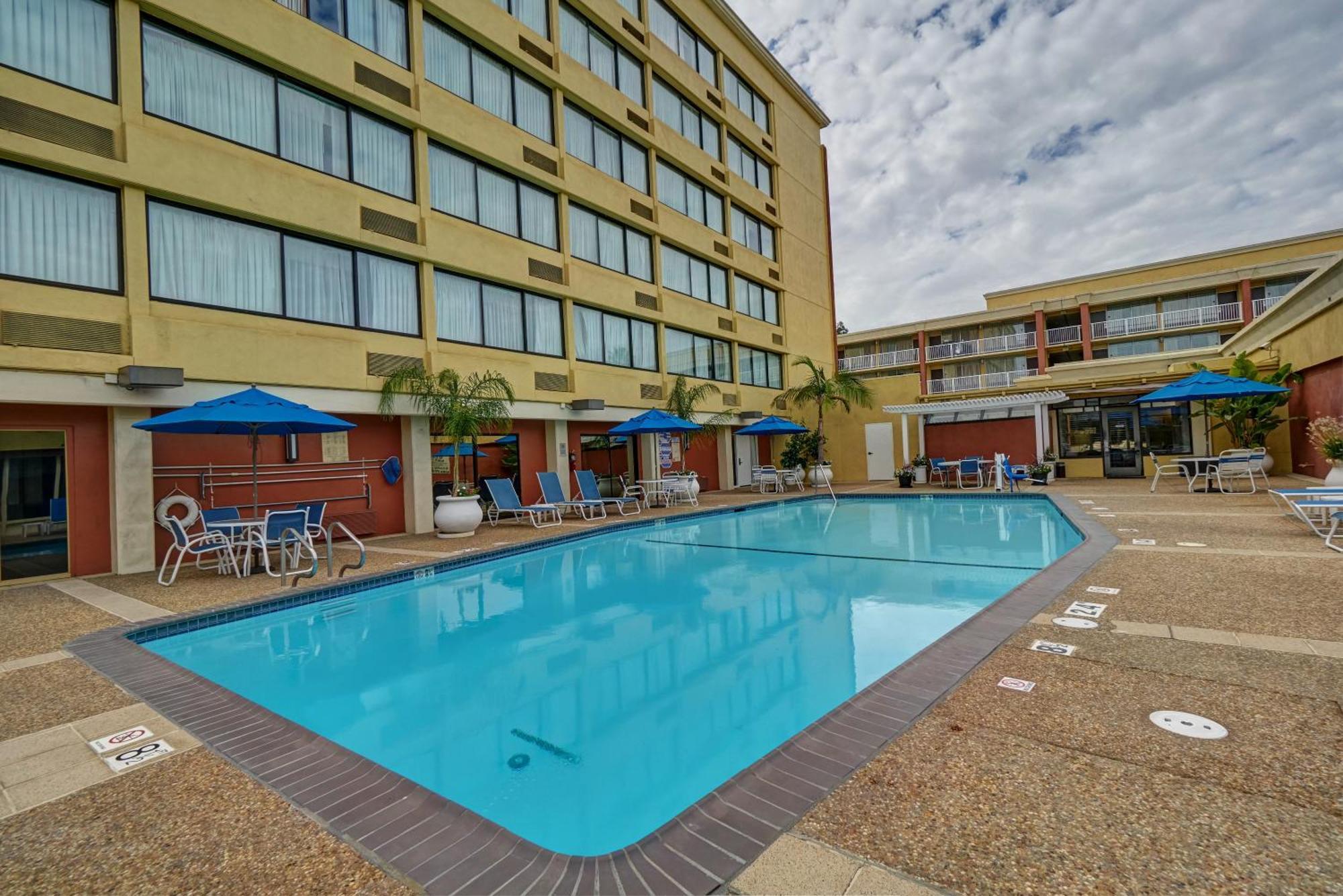 Clarion Hotel Concord-Walnut Creek Exterior photo