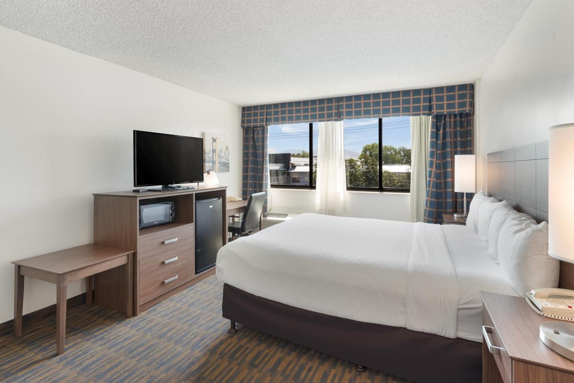 Clarion Hotel Concord-Walnut Creek Exterior photo